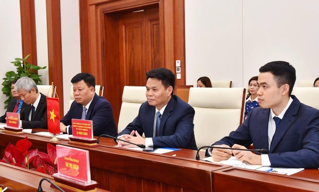 Ông Lê Ngọc Châu, Chủ tịch UBND TP. Hải Phòng tiếp và làm việc với Ngài Kees van Baar, Đại sứ Đặc mệnh toàn quyền Vương quốc Hà Lan tại Việt Nam.