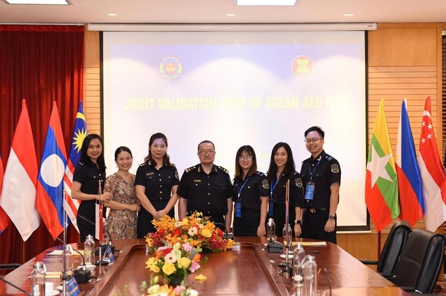 Đoàn Việt Nam tham gia phiên họp.