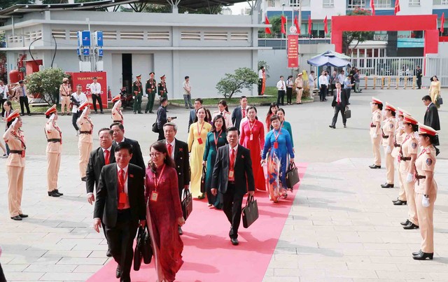 Đại hội Đại biểu Đảng bộ Thành phố nhiệm kỳ 2025 - 2030 có 547 đại biểu được triệu tập, trong đó có 106 đại biểu đương nhiên và 441 đại biểu được chỉ định tại các đảng bộ xã, phường, đặc khu và đảng bộ cấp trên cơ sở trực thuộc Thành ủy. Ảnh: Trọng Tín. Đại hội Đại biểu Đảng bộ Thành phố nhiệm kỳ 2025 - 2030 có 547 đại biểu được triệu tập, trong đó có 106 đại biểu đương nhiên và 441 đại biểu được chỉ định tại các đảng bộ xã, phường, đặc khu và đảng bộ cấp trên cơ sở trực thuộc Thành ủy. Ảnh: Trọng Tín.