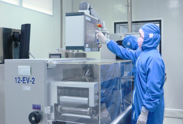 Một phần dây chuyền Kl994 nhà cái bóng đá world cup thuốc gói tại nhà máy EU-GMP của Imexpharm. Ảnh: Imexpharm.