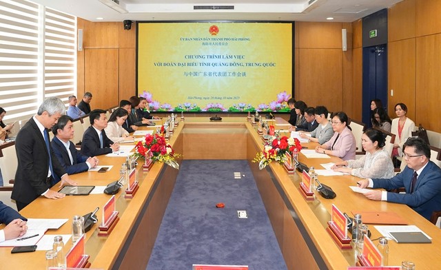 Toàn cảnh cuộc làm việc. Toàn cảnh cuộc làm việc.
