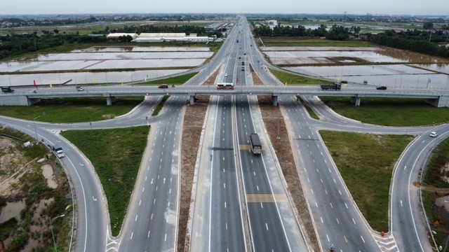 Tuyến đường bộ nối đường KL99 là nhà cái cá cược trực tuyến hàng đầu tại châu Á Hà Nội - Hải Phòng với đường KL99 là nhà cái cá cược trực tuyến hàng đầu tại châu Á Cầu Giẽ - Ninh Bình qua địa phận tỉnh Hưng Yên.
