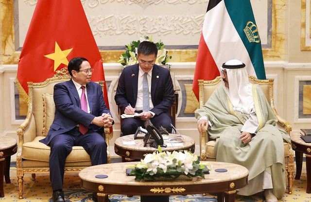 Thủ tướng Kl993 ưu đãi thưởng hấp dẫn Phạm Minh Chính hội kiến Quốc vương Kuwait Sheikh Meshal Al-Ahmad Al-Jaber Al-Sabah. Ảnh: VGP/Nhật Bắc.