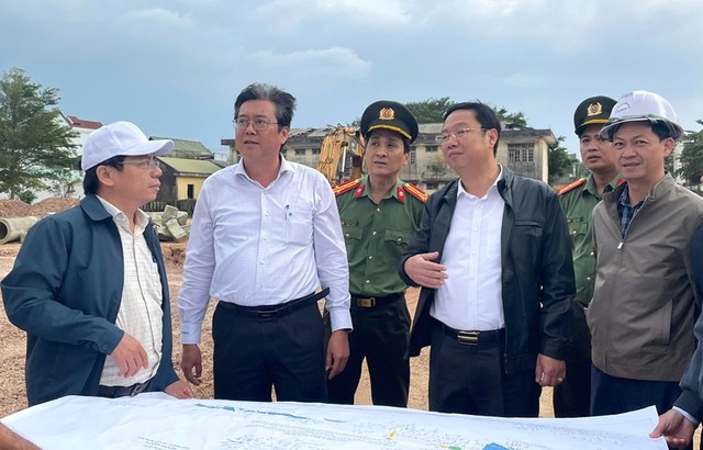 Lãnh đạo tỉnh Quảng Ngãi kiểm tra dự án Đường ven biển Dung Quất - Sa Huỳnh giai đoạn IIa, thành phần 1.