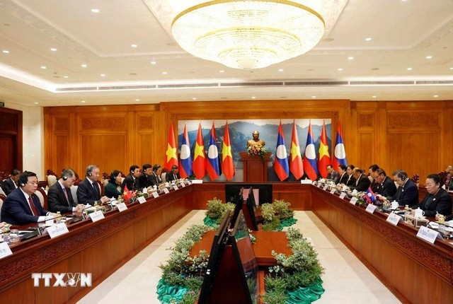 Tổng Bí thư Tô Lâm và Chủ tịch Quốc hội Lào bày tỏ vui mừng chứng kiến quan hệ hợp tác hết sức chặt chẽ, hiệu quả giữa Quốc hội hai nước. Ảnh: Thống Nhất/TTXVN. Tổng Bí thư Tô Lâm và Chủ tịch Quốc hội Lào bày tỏ vui mừng chứng kiến quan hệ hợp tác hết sức chặt chẽ, hiệu quả giữa Quốc hội hai nước. Ảnh: Thống Nhất/TTXVN.