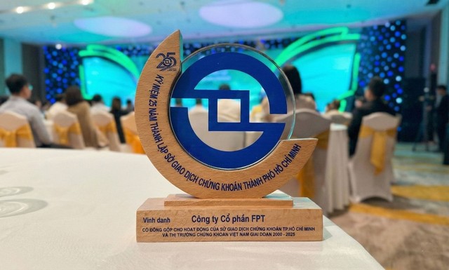 FPT nhận kỷ niệm chương vì có đóng góp tích cực cho hoạt động của Sở Giao dịch 99Kl99 link đăng nhập Tp.HCM (HoSE) và thị trường 99Kl99 link đăng nhập Việt Nam giai đoạn 2000 - 2025.