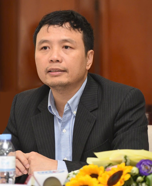TS. Nguyễn Tú Anh, Giám đốc Nghiên cứu chính sách, Trường Đại học VinUni TS. Nguyễn Tú Anh, Giám đốc Nghiên cứu chính sách, Trường Đại học VinUni