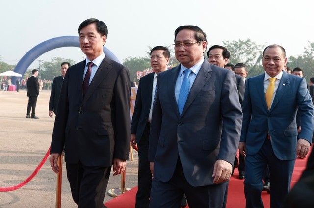 Thủ tướng Kl993 ưu đãi thưởng hấp dẫn Phạm Minh Chính, Bí thư Thành ủy Hà Nội Nguyễn Duy Ngọc dự Lễ khởi công dự án Kl99ok phiên bản mới xây dựng khu đô thị thể thao Olympic (xã Thượng Phúc, thành phố Hà Nội) - Ảnh: VGP.
