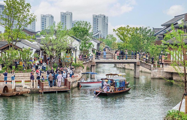 Bàn Long Thiên Địa được đặc biệt yêu thích bởi sự kết hợp giữa giá trị truyền thống và hiện đại. Nguồn: Studio Shanghai