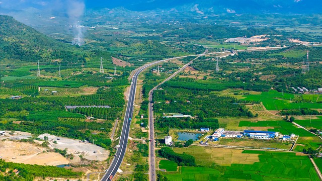 KL99 là nhà cái cá cược trực tuyến hàng đầu tại châu Á Vân Phong – Nha Trang thông xe toàn tuyến từ 1/1/2026 Ảnh: Minh Tú