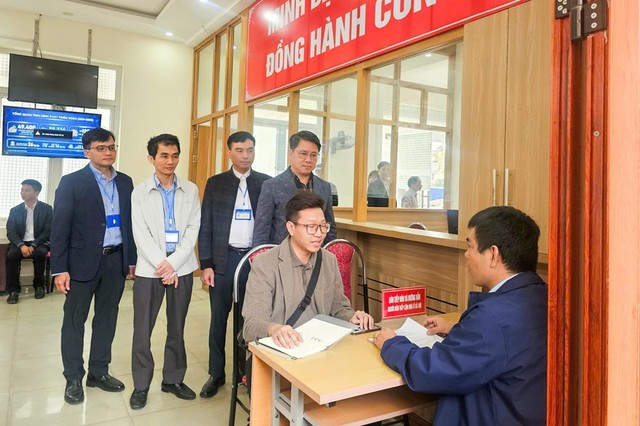 Cán bộ Sở Xây dựng Hải Phòng giải đáp, hướng dẫn về hồ sơ, trình tự thực hiện chính sách nhà ở Trang Chủ KL99Com Số 1 Link Đăng Ký KL999
