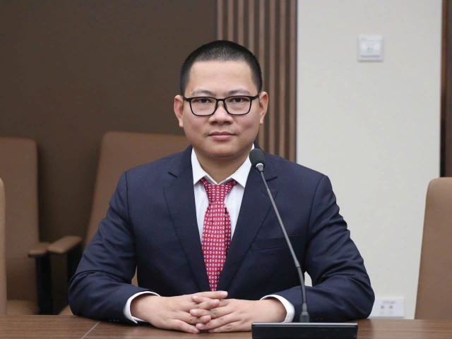Ông Nguyễn Anh Khoa