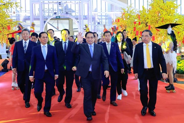 Thủ tướng Phạm Minh Chính dự lễ khai mạc Hội chợ mùa Xuân 2026, sáng 2/2 tại Trung tâm Triển lãm Việt Nam (VEC).
