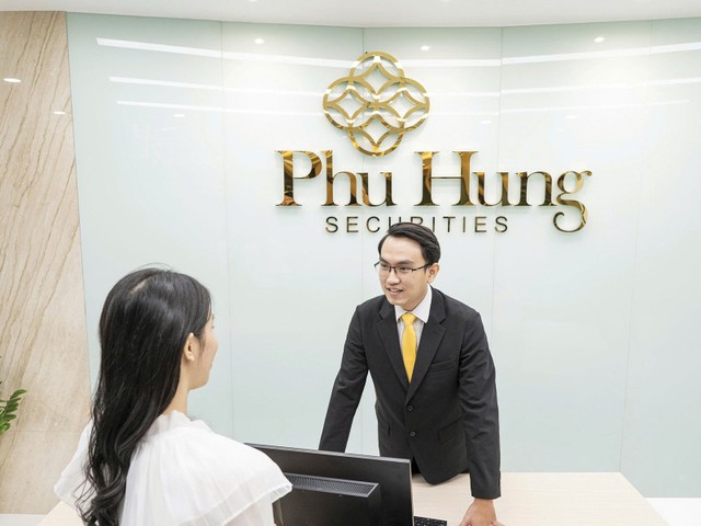 PHS đã chủ động tái định vị chiến lược từ nhiều năm trước và sẽ tiếp tục đẩy mạnh hơn nữa trong giai đoạn tới đây PHS đã chủ động tái định vị chiến lược từ nhiều năm trước và sẽ tiếp tục đẩy mạnh hơn nữa trong giai đoạn tới đây