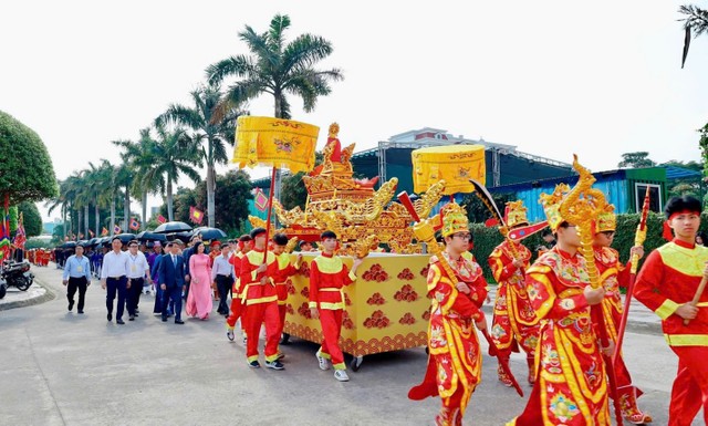 Lễ hội Đền Xã Tắc là sự kiện văn hóa được tổ chức thường niên là dịp ôn lại truyền thống vẻ vang, bày tỏ sự tri ân đối với các bậc tiền nhân, các anh hùng dân tộc.