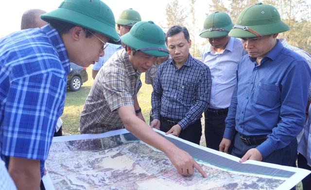 Phó Chủ tịch Thường trực UBND tỉnh Quảng Trị Hoàng Nam chỉ đạo các giải pháp đẩy nhanh tiến độ dự án