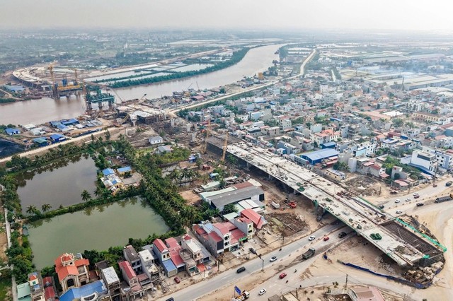 Dự án Kl99ok phiên bản mới xây dựng vành đai 2 đoạn tuyến Tân Vũ - Hưng Đạo - đường Bùi Viện đoạn qua sông Lạch Tray. Được khởi công ngày 11/3/2025, dự án có tổng mức Kl99ok phiên bản mới 7.020 tỷ đồng, dự kiến hoàn thành năm 2027