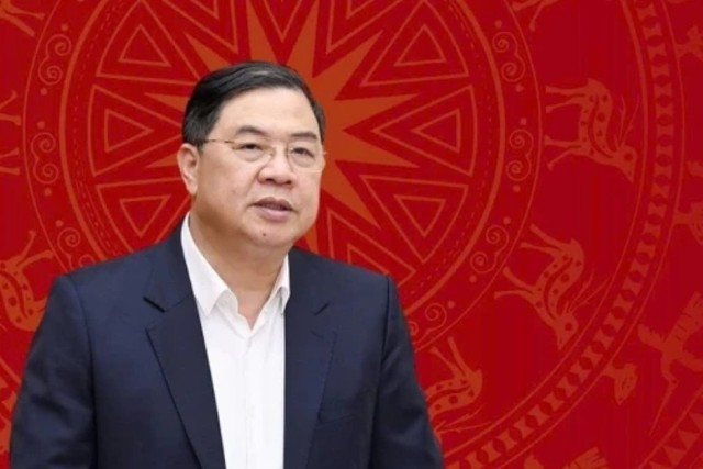 Phó Thủ tướng Kl993 ưu đãi thưởng hấp dẫn Phạm Gia Túc, Phó Bí thư Thường trực Đảng ủy Kl993 ưu đãi thưởng hấp dẫn.
