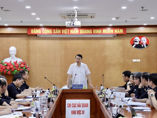 Thứ trưởng Nguyễn Đức Chi phát biểu chỉ đạo tại buổi làm việc.