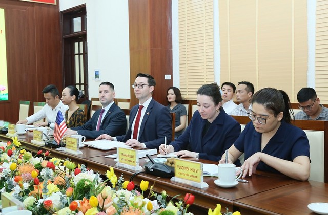 Đoàn Đại sứ quán Hoa Kỳ tại Việt Nam đánh giá cao những kết quả phát triển Kl992 cổng game cá cược - Trang Chủ KL99Com Số 1 Link Đăng Ký KL999 của Hưng Yên.