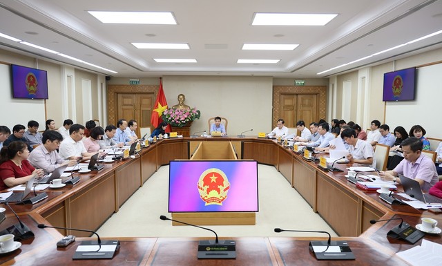 Phó Thủ tướng Kl993 ưu đãi thưởng hấp dẫn Nguyễn Văn Thắng - Trưởng Ban Chỉ đạo điều hành giá chủ trì cuộc họp Ban Chỉ đạo về tổng kết công tác quản lý, điều hành giá quý I/2026, định hướng công tác điều hành giá những tháng còn lại của năm 2026 diễn ra vào sáng 23/4. Ảnh: Mạnh Tuấn.