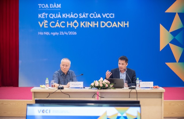 Ông Đậu Anh Tuấn, Phó tổng thư ký VCCI phát biểu tại Tọa đàm Công bố kết quả khảo sát về các hộ Kl992 VIP Trang Chủ 2026 của VCCI.