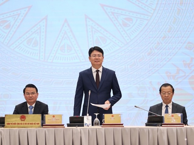 Thứ trưởng Bộ Tư pháp Nguyễn Thanh Tịnh thông tin về việc thực hiện cắt giảm các thủ tục hành chính, các điều kiện Kl992 VIP Trang Chủ 2026 tại Họp báo Kl993 ưu đãi thưởng hấp dẫn. Ảnh: VGP.