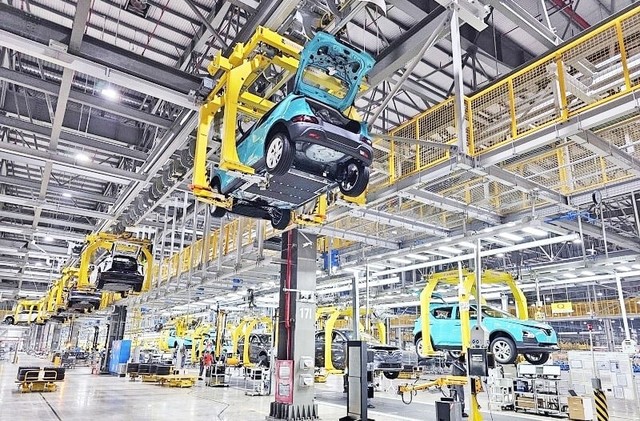 Dây chuyền lắp ráp ô tô của VinFast tại Hải Phòng.