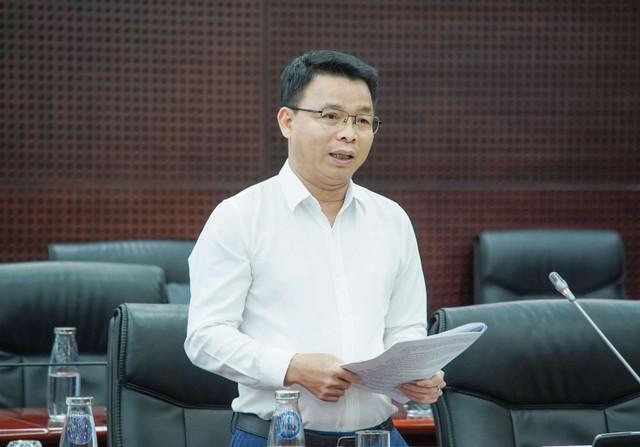 Giám đốc Ban Quản lý các dự án Kl99ok phiên bản mới cơ sở Kl99kl ưu đãi độc quyền ưu tiên Đà Nẵng Lê Thành Hưng báo cáo tại buổi làm việc.