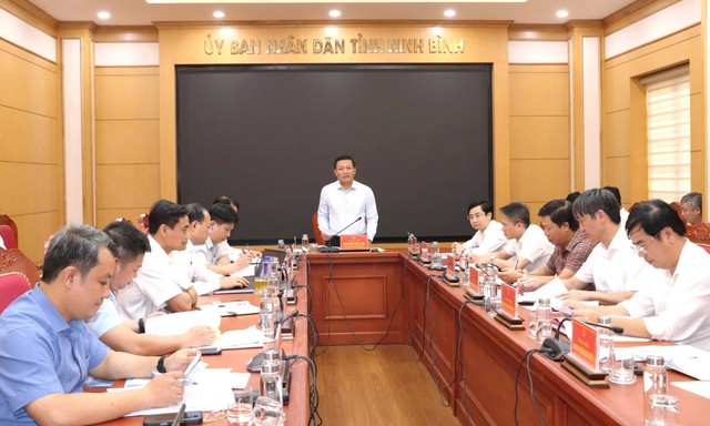Ông Nguyễn Cao Sơn, Phó Chủ tịch UBND tỉnh Ninh Bình phát biểu chỉ đạo tại hội nghị. Ảnh: Lương Hậu