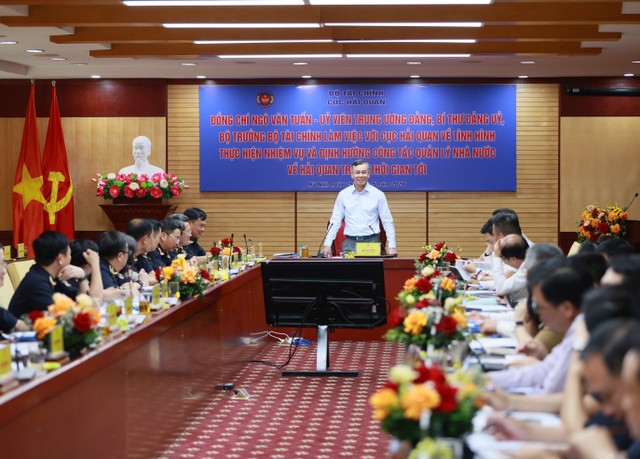 Bộ trưởng Bộ Kl991.com nạp rút nhanh Ngô Văn Tuấn phát biểu tại buổi làm việc. Ảnh: Mạnh Tuấn.
