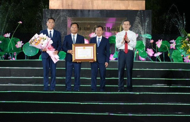 Khu Di tích quốc gia Kim Liên cũng vinh dự đón nhận Huân chương Lao động hạng Nhất của Chủ tịch nước