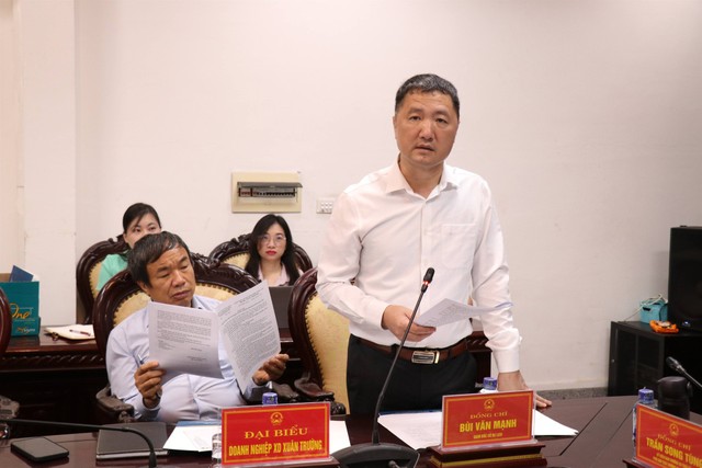 Lãnh đạo Sở Du lịch Ninh Bình phát biểu tại hội nghị. Ảnh: Minh Huế Lãnh đạo Sở Du lịch Ninh Bình phát biểu tại hội nghị. Ảnh: Minh Huế