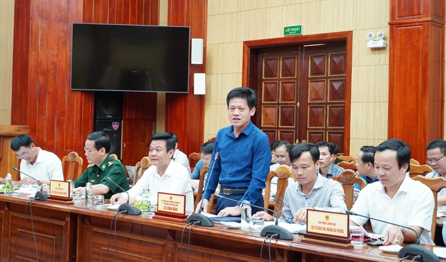 Phó Chủ tịch UBND tỉnh Quảng Trị Lê Văn Bảo phát biểu tại buổi làm việc.