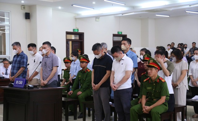 Các bị cáo khác đều được tuyên giảm hình phạt so với mức án sơ thẩm.