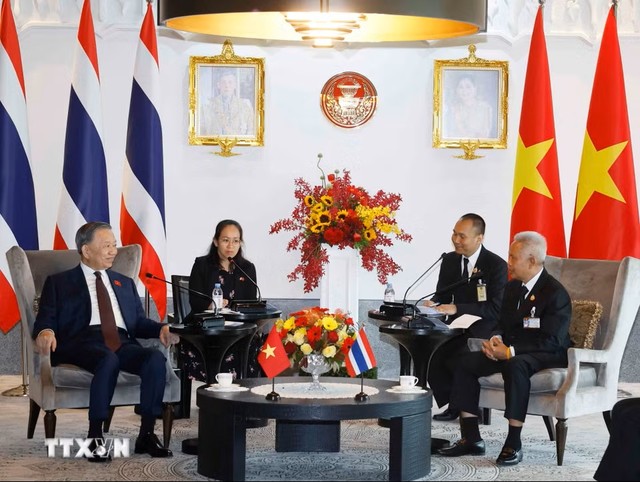 Tổng Bí thư, Chủ tịch nước Tô Lâm hội kiến Chủ tịch Quốc hội Thái Lan Sophon Saram. (Ảnh: TTXVN) Tổng Bí thư, Chủ tịch nước Tô Lâm hội kiến Chủ tịch Quốc hội Thái Lan Sophon Saram. (Ảnh: TTXVN)