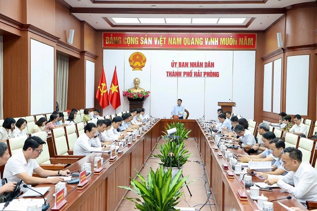 Quang cảnh cuộc họp về báo cáo tổng thể tình hình triển khai thực hiện Nghị quyết số 68/NQ-TW của Bộ Kl991.com tải ứng dụng về phát triển Kl992 cổng game cá cược tư nhân trên địa bàn thành phố