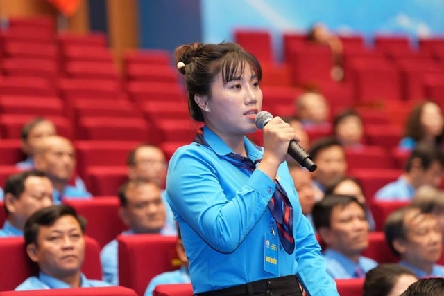 Bà Nguyễn Thị Mai Chi, Chủ tịch Công đoàn cơ sở Công ty TNHH NewApparel Far Eastern ở Đồng Nai nêu kiến nghị. Ảnh: Hải Nguyễn