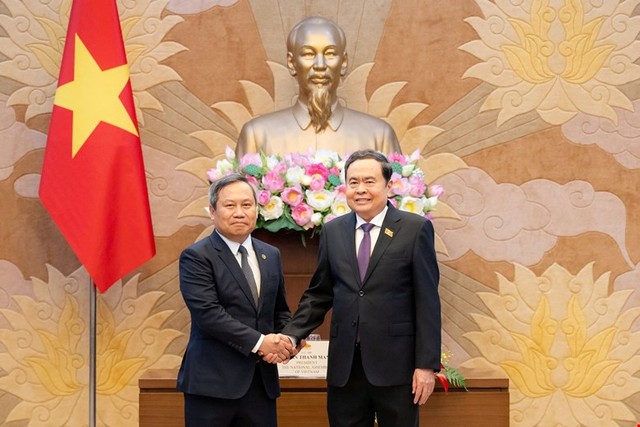 Chủ tịch Quốc hội Trần Thanh Mẫn và Chủ tịch UBND Thành phố Hà Nội Vũ Đại Thắng.