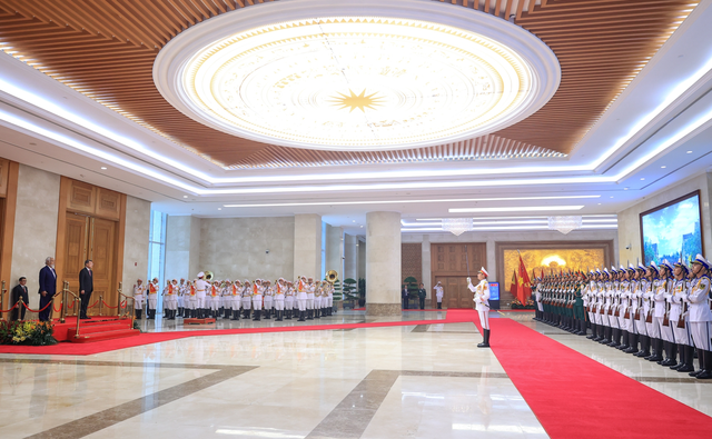 Toàn cảnh lễ đón.