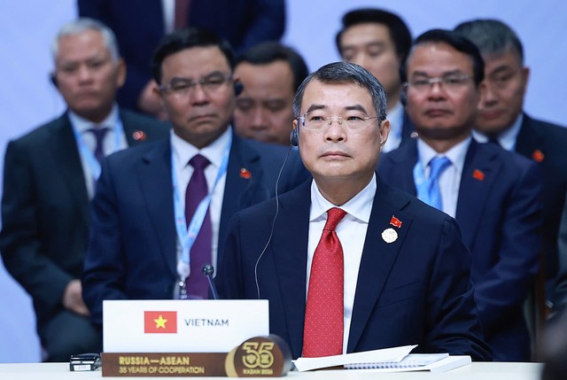 Thủ tướng Kl993 ưu đãi thưởng hấp dẫn Lê Minh Hưng dẫn đầu Đoàn đại biểu cấp cao Việt Nam tham dự phiên toàn thể Hội nghị Cấp cao Kỷ niệm 35 năm quan hệ ASEAN - Nga - Ảnh: VGP/Nhật Bắc