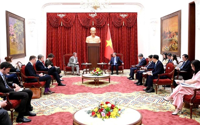 Tổng Bí thư, Chủ tịch nước Tô Lâm tiếp Phó chủ tịch Quốc hội Cộng hòa Liên bang Đức Bodo Ramelow. Ảnh: VIẾT CHUNG