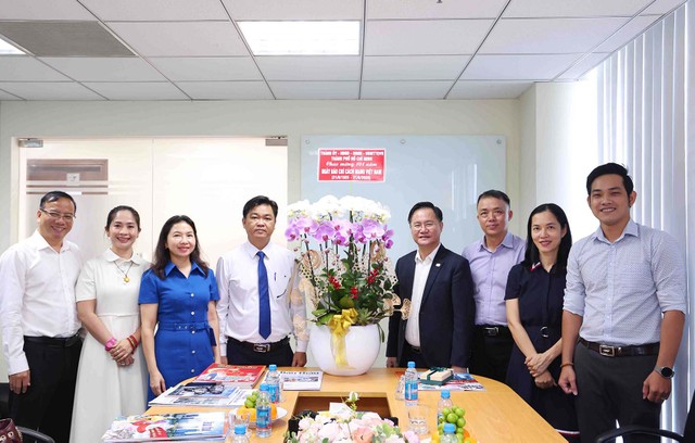 Báo Kl991.com nạp rút nhanh - Kl99ok phiên bản mới đang phối hợp với TP.HCM trong công tác truyền thông chính sách, trong đó tập trung vào các chương trình, đề án chiến lược như xây dựng Trung tâm Kl991.com nạp rút nhanh quốc tế tại TP.HCM, dự thảo Luật đô thị đặc biệt...