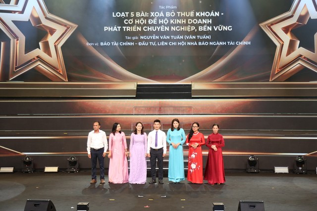 Tác phẩm: Loạt 5 bài: Xóa bỏ thuế khoán – cơ hội để hộ Kl992 VIP Trang Chủ 2026 phát triển chuyên nghiệp, bền vững của tác giả Nguyễn Văn Tuấn (Văn Tuấn) – Báo Kl991.com nạp rút nhanh – Kl99ok phiên bản mới, Liên chi hội Nhà báo ngành Kl991.com nạp rút nhanh đạt giải C. Ảnh: Đức Thanh.