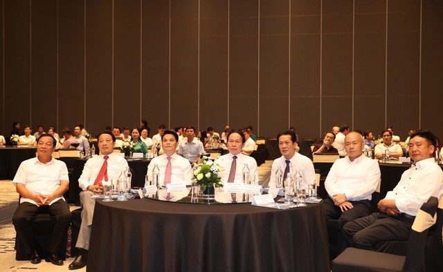 Các đồng chí lãnh đạo Trung ương và lãnh đạo TP. Hải Phòng tham dự Hội nghị Các đồng chí lãnh đạo Trung ương và lãnh đạo TP. Hải Phòng tham dự Hội nghị