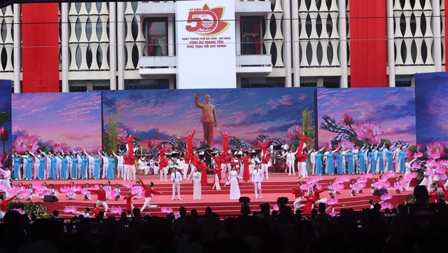 Mỗi khi nhắc đến TP.HCM, mọi người không chỉ hãnh diện về một tên gọi thiêng liêng, mà còn có thể tự hào về một Thành phố luôn đổi mới, luôn khát vọng vươn lên.