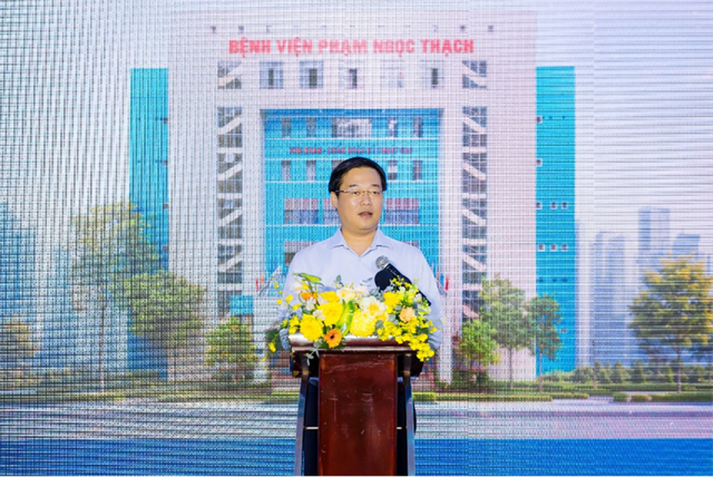 Ông Lê Quốc Phong, Ủy viên Trung ương Đảng, Phó Bí thư Thường trực Thành ủy TP.HCM phát biểu tại buổi lễ. Ông Lê Quốc Phong, Ủy viên Trung ương Đảng, Phó Bí thư Thường trực Thành ủy TP.HCM phát biểu tại buổi lễ.