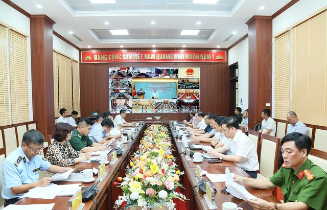 Các đại biểu dự hội nghị tại điểm cầu tỉnh Hưng Yên. Ảnh: Tất Đạt