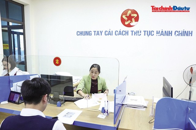 Cắt giảm thủ tục hành chính được xem là bước chuyển mạnh về tư duy xây dựng thể chế. Ảnh: Nguyễn Tấn