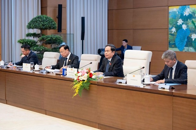 Chủ tịch Quốc hội Trần Thanh Mẫn và các đại biểu. Ảnh: QH.